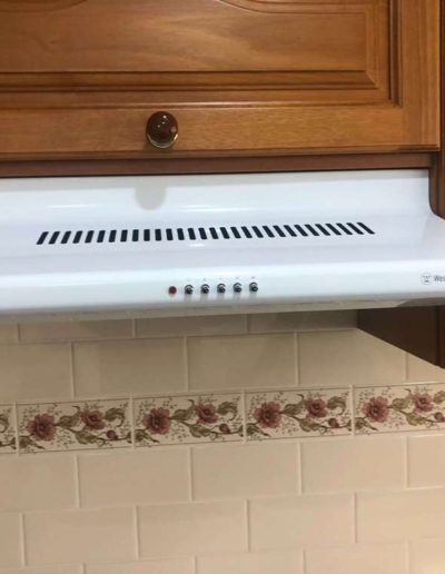 Before photos of a rangehood replacement in Enfield